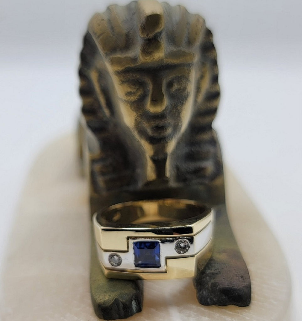 Step into the World of Vintage Luxury: Men's Sapphire Rings Steal the Spotlight