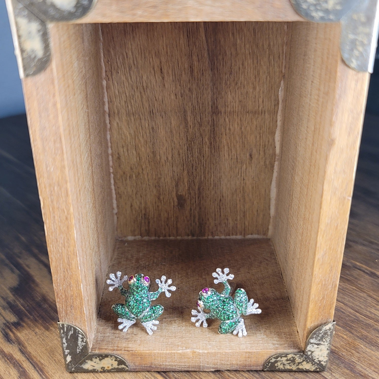 Extravagant Green Tsavorite & Rhodolite Garnet and Diamond Frog Cufflinks in 18KW | Peters Vaults