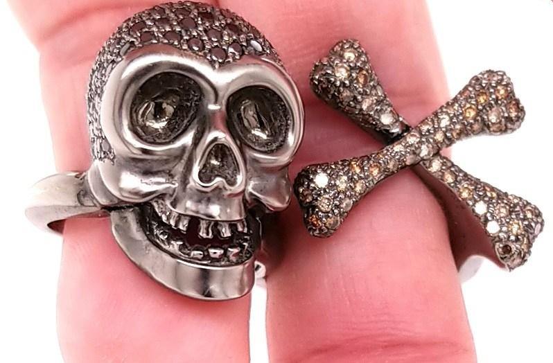 Custom made skull rings store