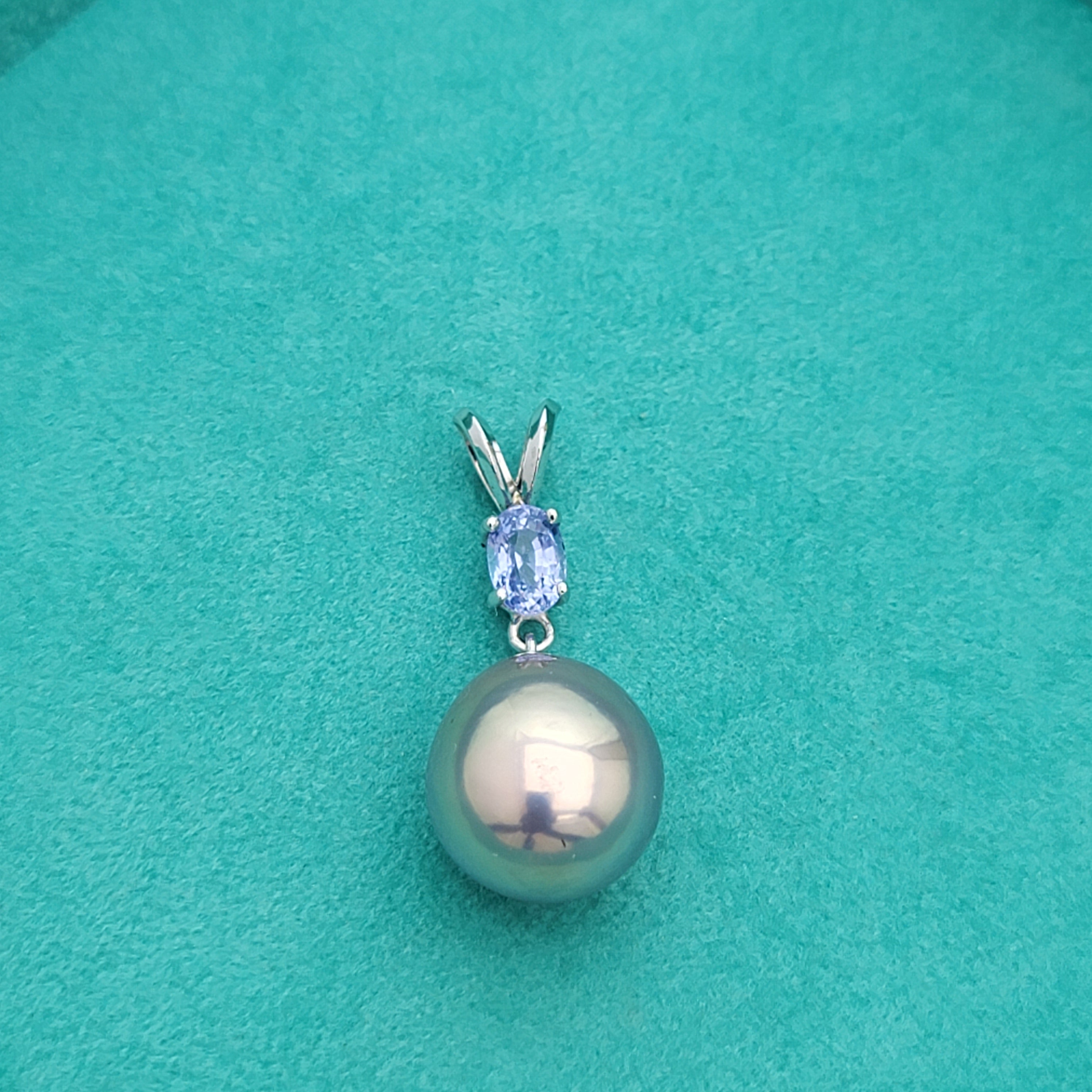 Exquisite Metallic Edison Drop Pearl and Lavender Sapphire Pendant in 14K